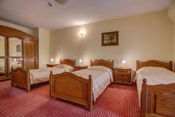 Фото номера Трехместный номер Отель Hotel Książ г. Валбжих 7